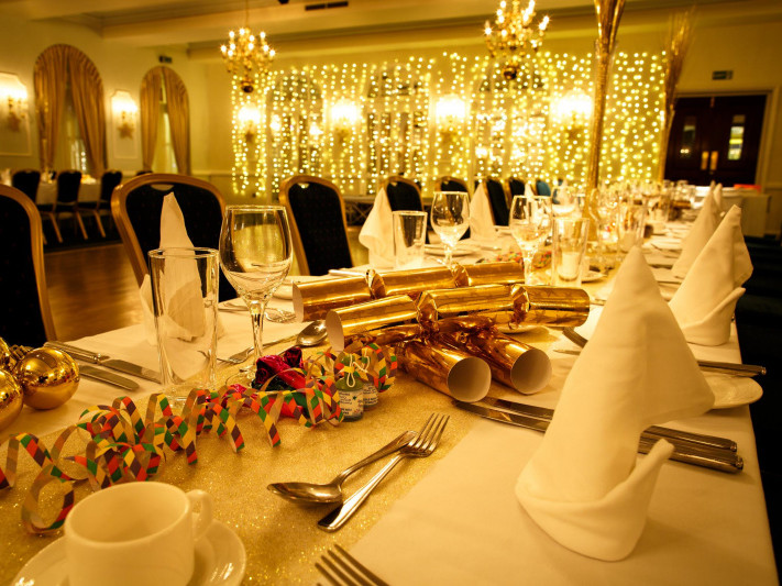 Christmas Party Decor & Dining